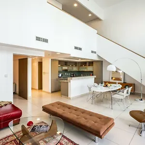 Maison Privee - The Lofts East Apartment